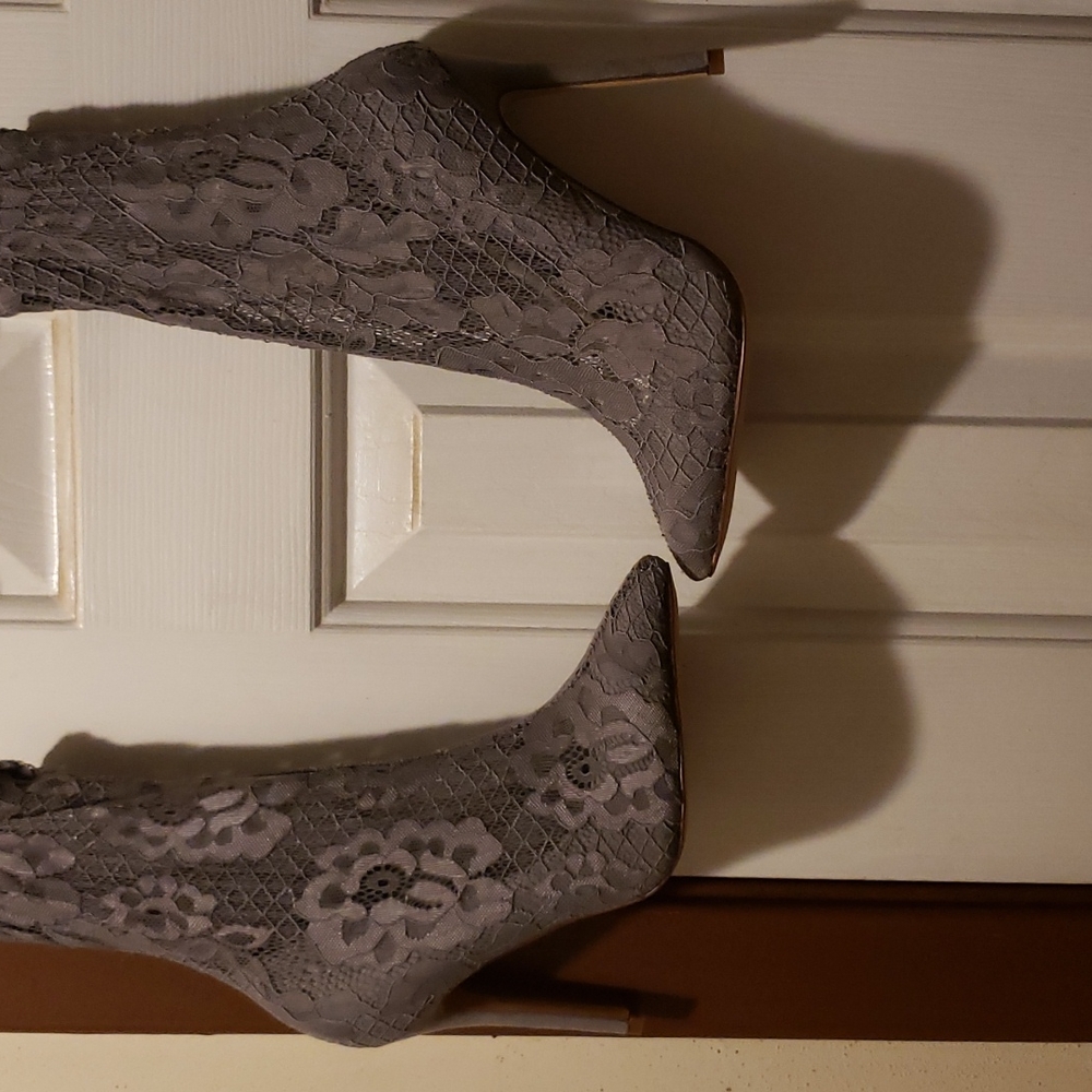 Lilana Grey heeled boots floral design